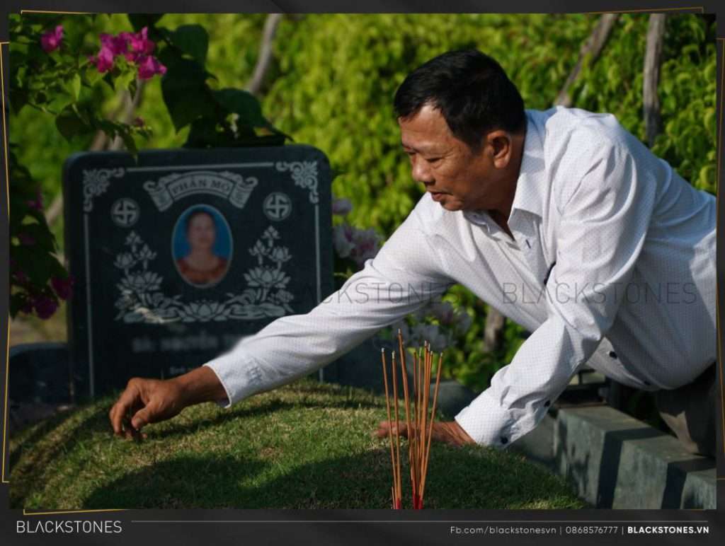 Tảo mộ là một tập tục truyền thống vào dịp Tết Thanh Minh