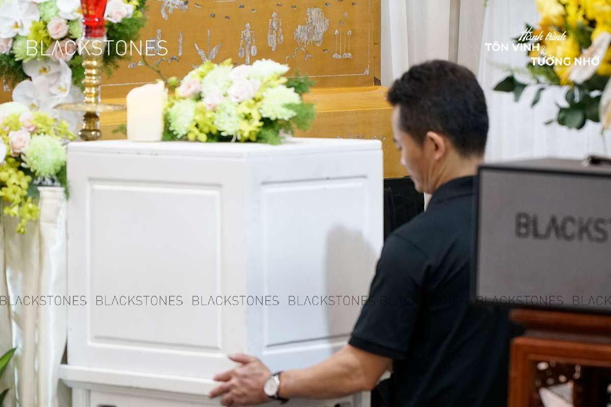 Nhân viên tổ chức tang lễ Blackstones luôn hỗ trợ gia quyến