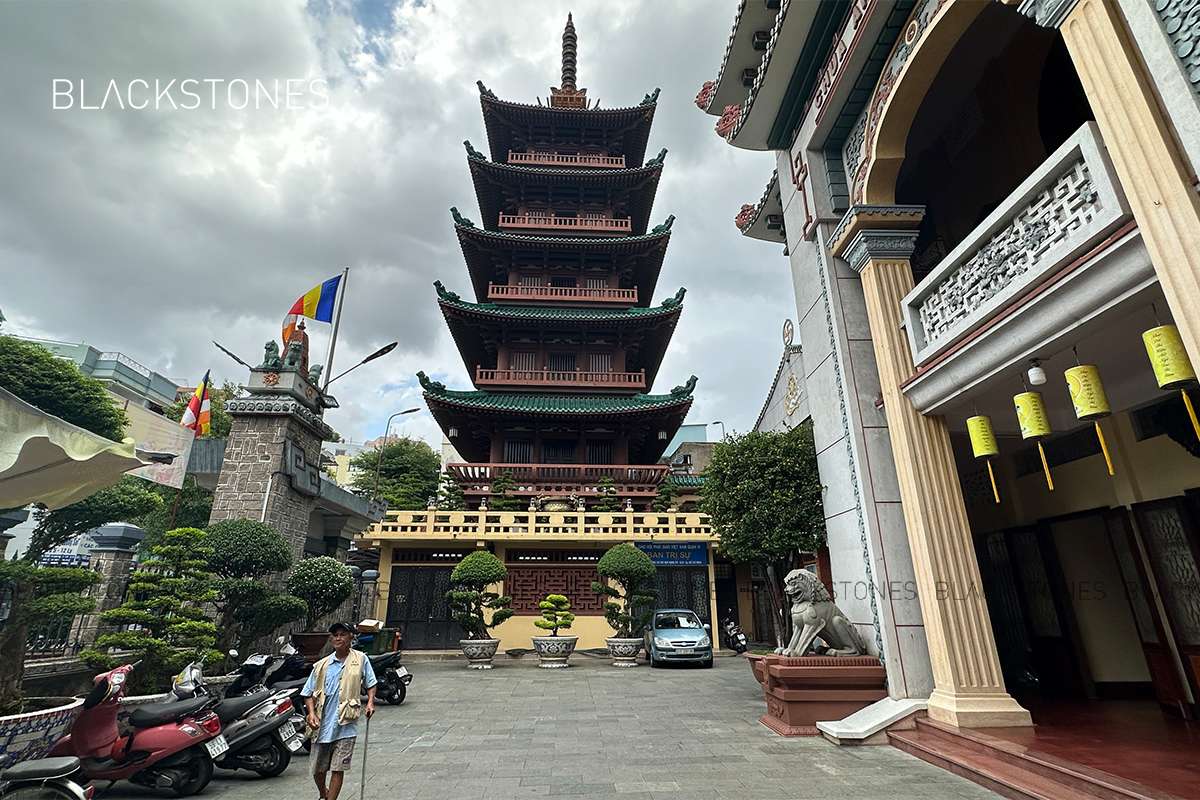 Nhà tang lễ chùa Ấn Quang Quận 10