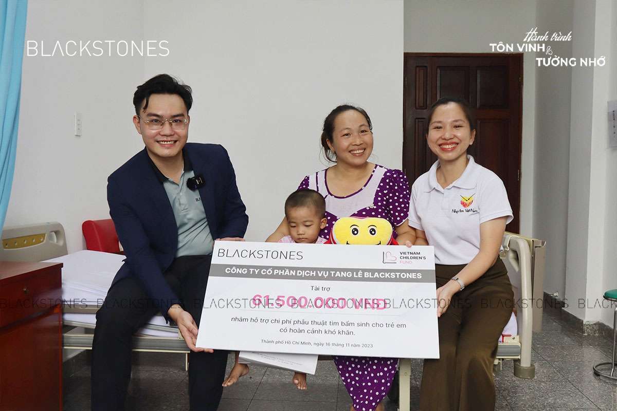 Đại diện Blackstones hỗ trợ ca mổ tim thông qua DNXH Vietnam Children’s Fund
