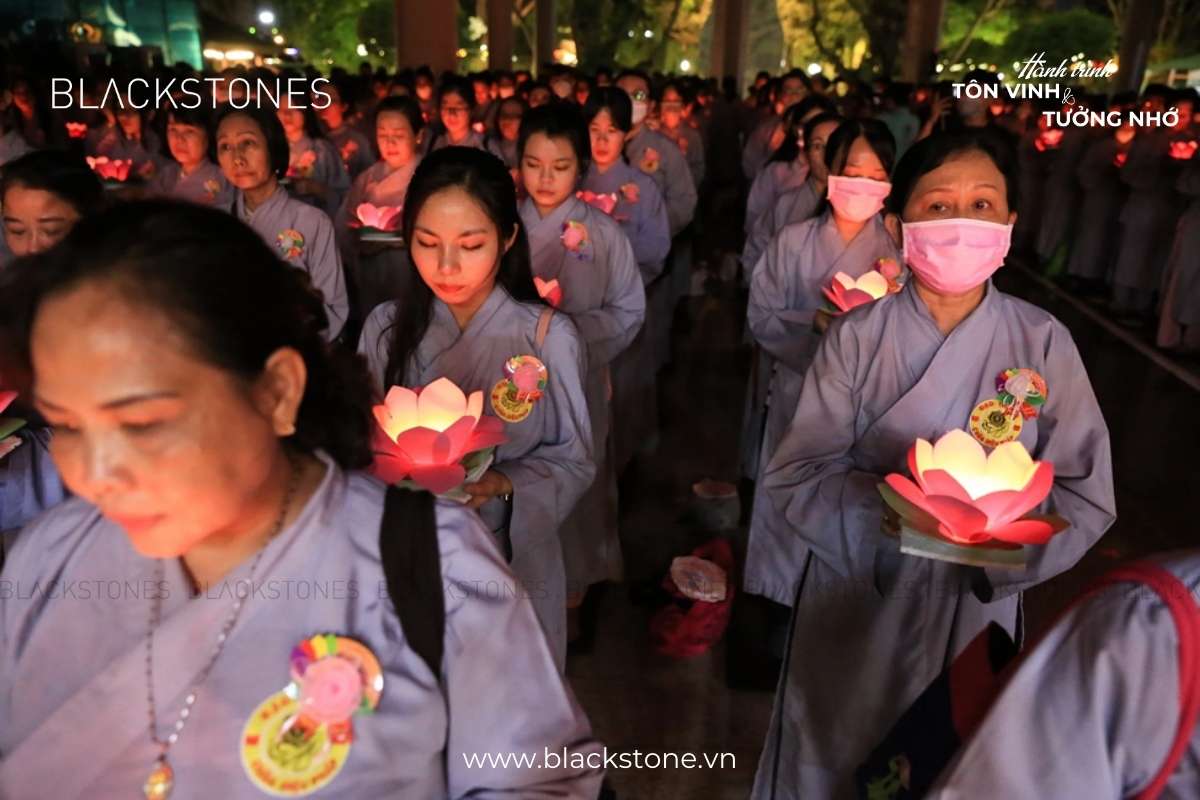 Hoạt động hoa đăng lễ vu lan