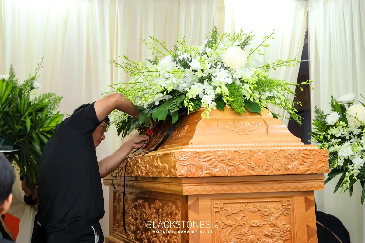 nhân viên Tang lễ đặc biệt Trường Phúc Phật giáo - Bình Tân